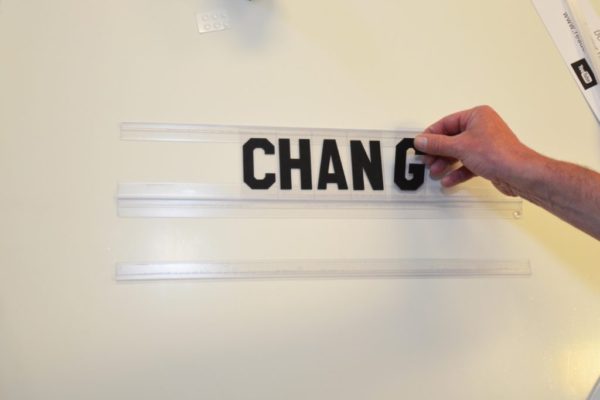 Slide of ping in the letters for speed of changing the messages